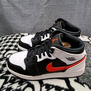 Size 7Y - Nike Air Jordan 1 Mid (GS) Chile Red Black 554725-075